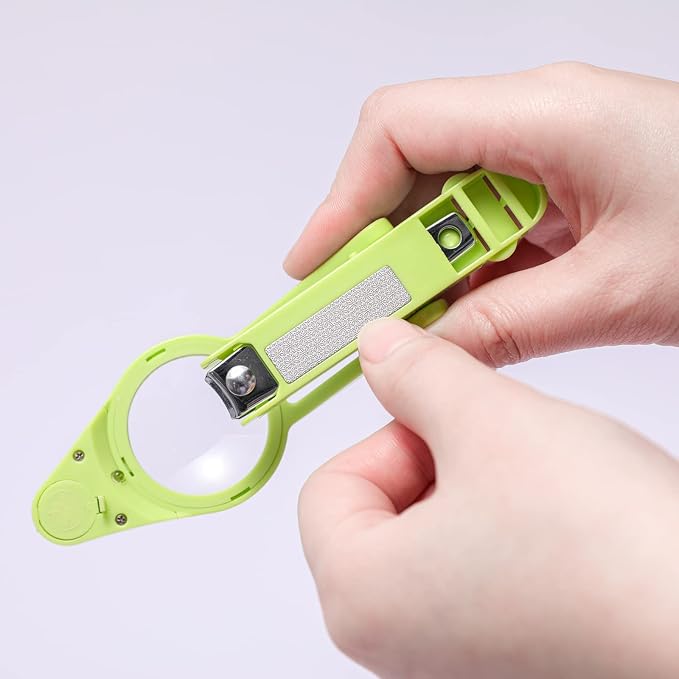 wefaner Nail Clippers with fold-Away Magnifier and LED Light, nail clipper with light,lighted nail clipper,Fingernails & Toenails Nail Clippers Care for Elderly Seniors Pets and Baby Reduce Eye Strain