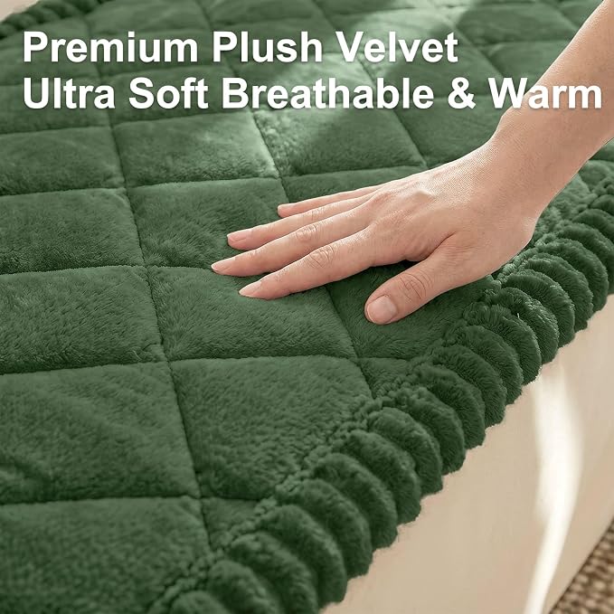 Smiry Couch Cover for Dogs, Non Slip Washable Pet Sofa Protector for Large Dogs, Cats, Fuzzy Plush Sofa Covers for Sectional Sofa, Against Fur, Dirt & Scratch Resistant, Green, 43"×63"