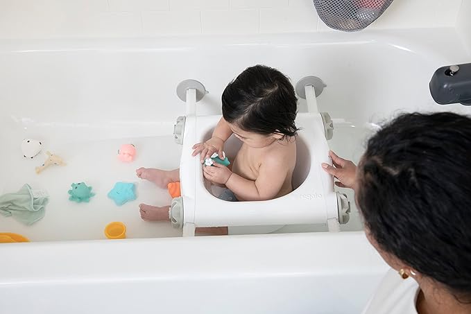 Regalo Baby Basics™ Bath Seat, Award Winning Brand, Provides Support and Balance for Sit-Up Bathing, Includes Strong and Secure Suction Cup System, Drain Holes for Easy Clean Up, 0560 DS, White
