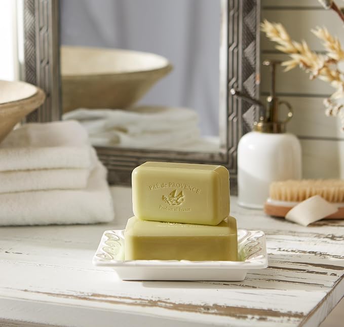 Pre de Provence Artisanal Soap Bar, Natural French Skincare, Enriched with Organic Shea Butter, Quad Milled for Rich, Smooth & Moisturizing Lather, Green Tea, 5.3 Ounce