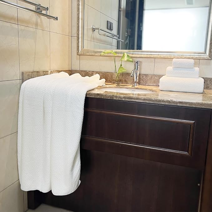 YTYC Towels,29x59 Inches Extra Large Bath Towels for Bathroom Super Soft Quick Dry Light Weight Waffle Microfiber Shower Towels 80% Polyester 20% Nylon (White,4 Piece)