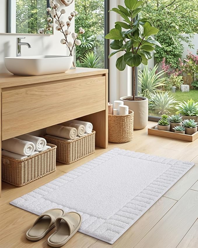 DEXI Bathroom Rugs 43x24, Non Slip Bath Mats for Bathroom Floor, Ultra Soft and Absorbent Bath Rug Shower Carpet, Machine Washable, White