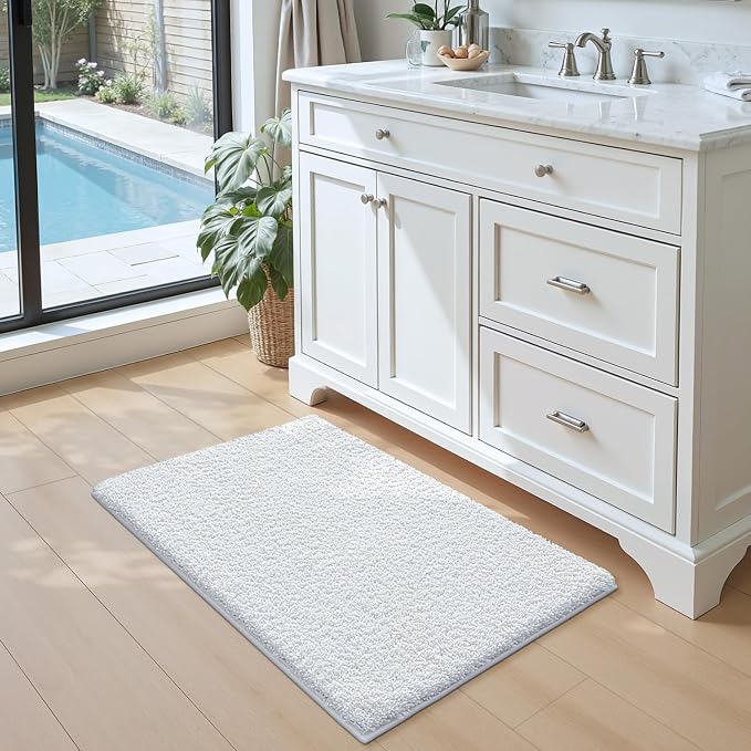 DEXI Bathroom Rugs Non Slip Washable 43x24, Ultra Soft and Water Absorbent Bath Mat, Thick Plush Fluffy Microfiber Bath Rug Carpet for Shower Floor, Tub, Sink, White