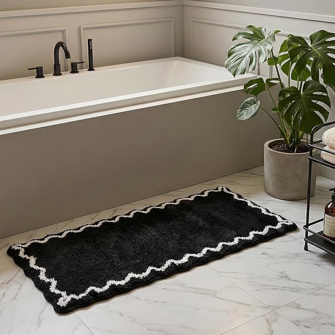 ORTIGIA Black Bath Mat with White Scallop Non Slip, Quick Dry Bath Rug Absorbent Soft Plush Microfiber Bathmat for Bathroom Floor Carpet for Sink Bedroom, 17x47