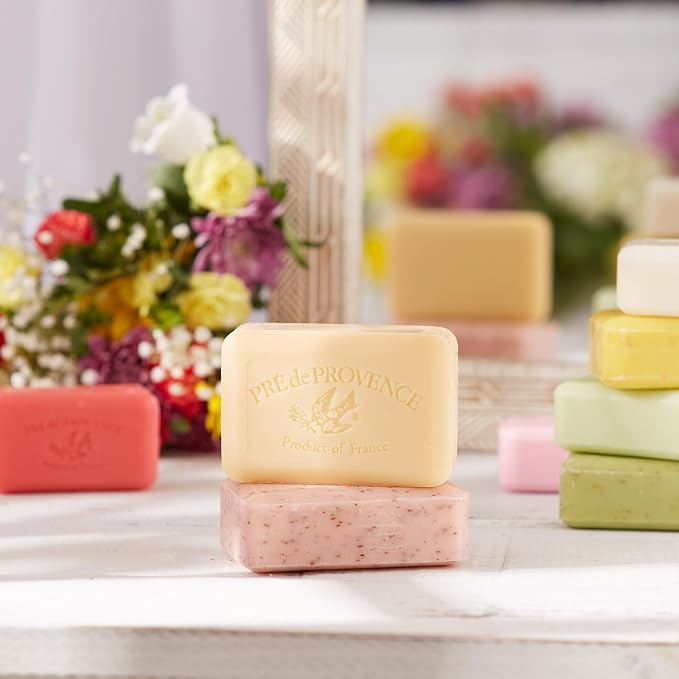 Pre de Provence Artisanal Soap Bar, Natural French Skincare, Enriched with Organic Shea Butter, Quad Milled for Rich, Smooth & Moisturizing Lather, Lemongrass, 5.3 Ounce