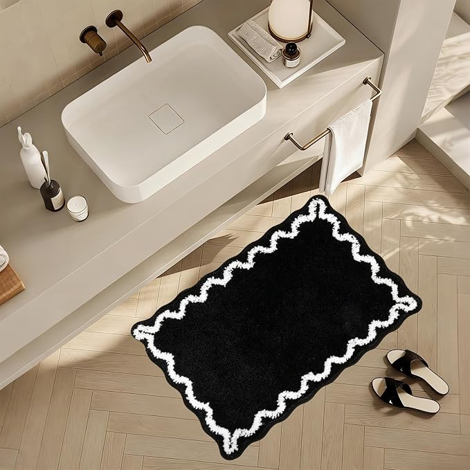 ORTIGIA Black Bath Mat with White Scallop Non Slip, Quick Dry Bath Rug Absorbent Soft Plush Microfiber Bathmat for Bathroom Floor Carpet for Sink Bedroom, 17x24