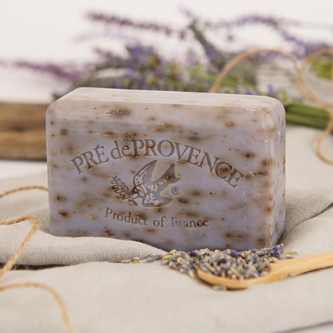 Pre de Provence Artisanal Soap Bar, Enriched with Organic Shea Butter, Natural French Skincare, Quad Milled for Rich Smooth Lather, Lavender, 8.8 Ounce
