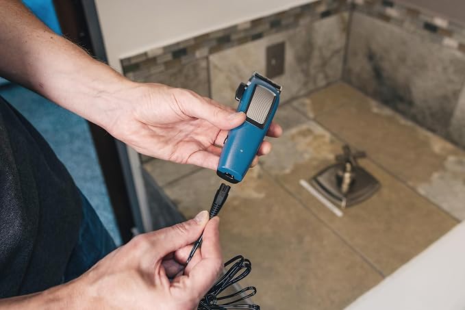 Andis Dr. Pol Easy Clip Cordless II Clipper Kit, Lightweight, Powerful Lithium-Ion, Universal Grooming on Light to Medium Coats with Adjustable Titanium-Coated Blade, Blue, 561125