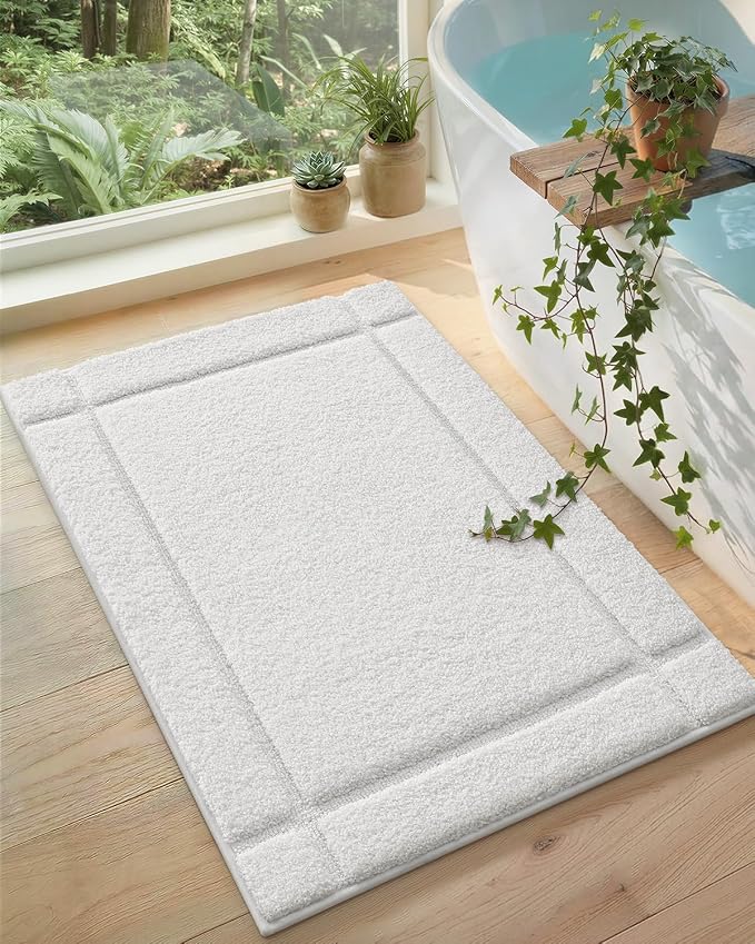 Color&Geometry Ultra Soft Bathroom Rug Non Slip with Rubber Backing, Absorbent Washable Bath Mat, Quick Dry, Premium Microfiber Plush Mat for Bathtub and Shower Floor,White,24"x36"