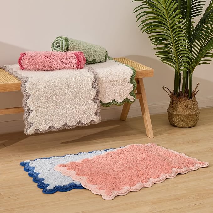 ORTIGIA Cute Blue Scalloped Bath Mat, Fun Plush Microfiber Scallop Bathroom Rugs Non Slip Washable Quick Dry Absorbent, Bathmat Bath Rug Carpet for Shower Stall Vanities Kitchen Floor Entrance, 20x32