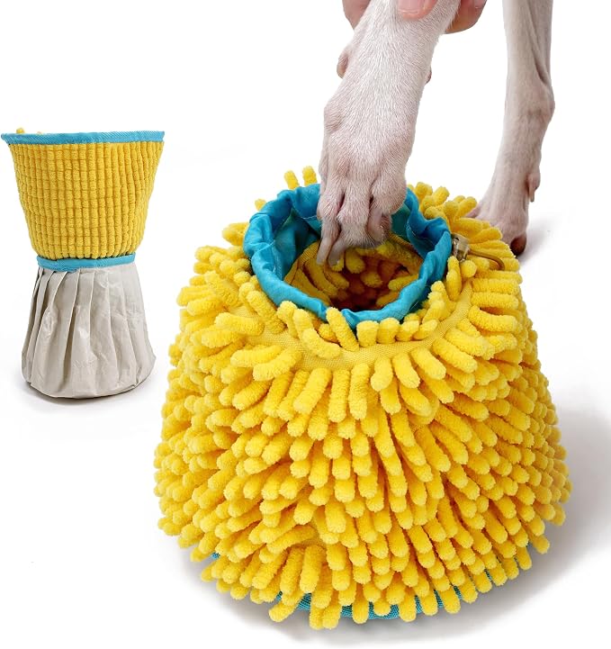 Dog Paw Cleaning Cup Portable Dog Paw Washer with Towel, Leak-Proof Pet Foot Cleaning Bag, 2 In 1 Dog Foot Cleaner with Super Absorbent Cloth, Foldable & Washable, Travel Paw Washer for Dogs & Cats, S