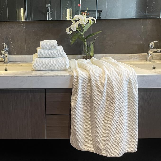 Oversized Bath Towels Extra Large 40x80 Inches Bath Sheets for Adults Super Soft Quick Dry Highly Absobent Microfiber Shower Towels (White,6 Piece)…
