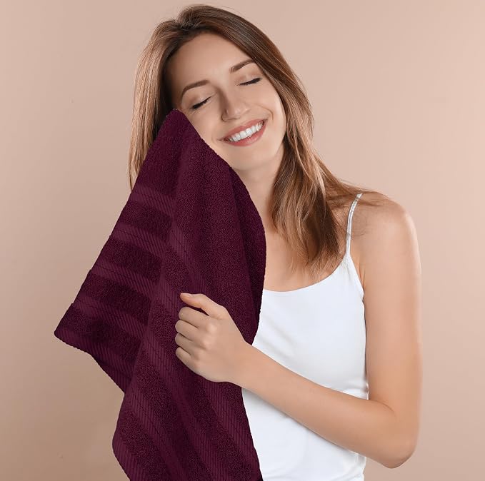 Utopia Towels 4 Pack Premium Extra Large Bath Towels Set, (30 x 60 Inches) 100% Ring Spun Cotton, Lightweight and Highly Absorbent Quick Drying Towels, Perfect for Daily Use (Burgundy)