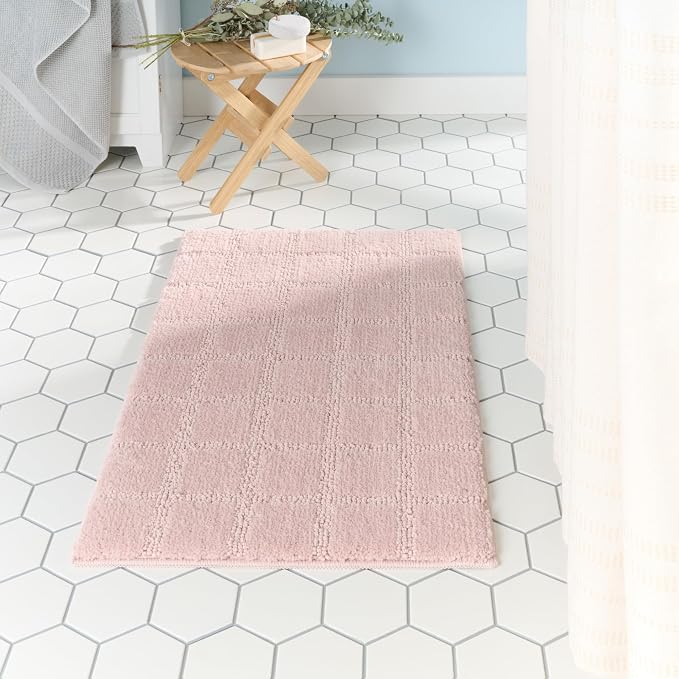TOWN & COUNTRY EVERYDAY Ultra Plush Solid Tufted Windowpane Bath Mat, Soft and Absorbent Tufted Floor Mat, Non-Slip Backing, Machine Washable, Blush, 20"x32"