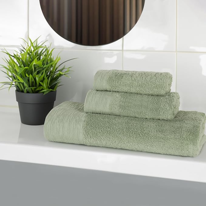 Superior Rayon from Bamboo Blend 3-Piece Towel Set, Luxury Quick Dry, Bathroom Essentials, Shower, Spa, Plush Soft Absorbent Towels, Includes 1 Bath, 1 Hand, 1 Washcloth/Face Towel, Green