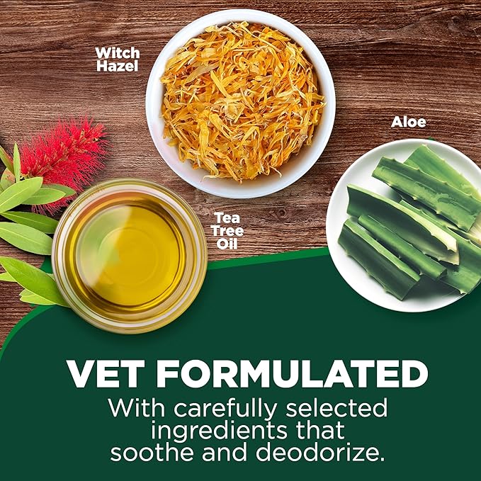 Vet's Best Ear Relief Finger Wipes | Ear Cleansing Finger Wipes for Dogs | Sooths & Deodorizes | 50 Disposable Wipes